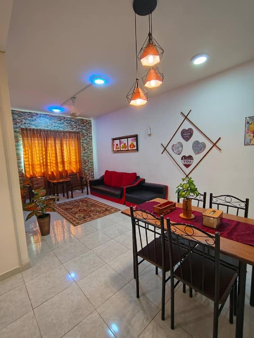 Homestay Budget Kuala Terengganu Tulipsia House Exterior photo
